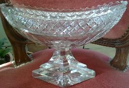 Coupe cristal taillé piédouche en forme de bateau