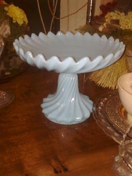 Coupe en opaline bleue à pied torsadé NIII