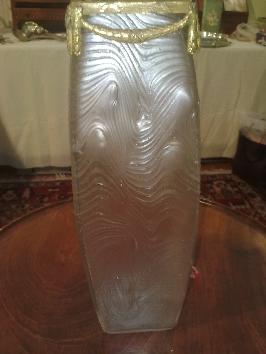 Vase quadrangulaire de type D.Montjoye - monture bronze
