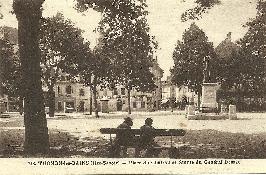 Carte postale Thonon - place ChÃ¢teau et GÃ©n.Desaix-1925-28 